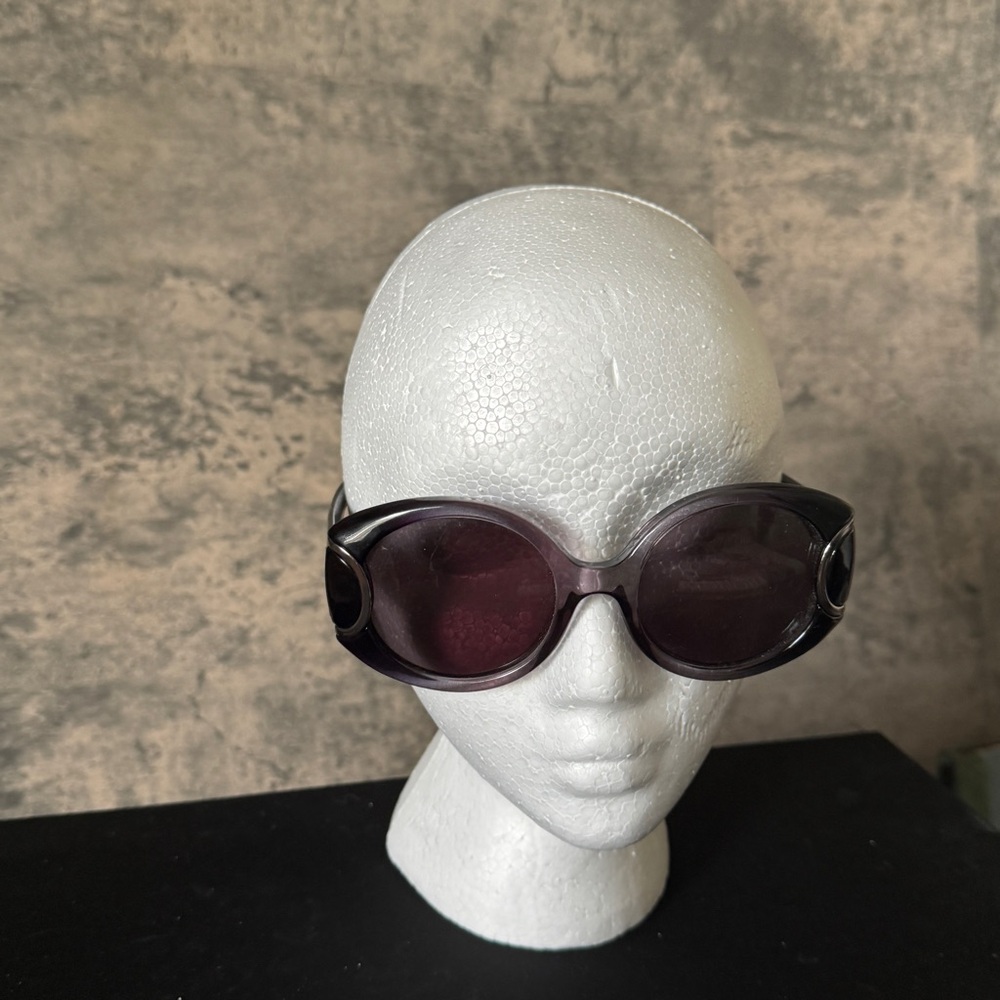 Chic Black Sunglasses